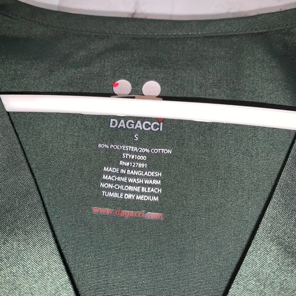 Dagacci women’s scrub tops - set of 2 (size small) - Picture 5 of 11